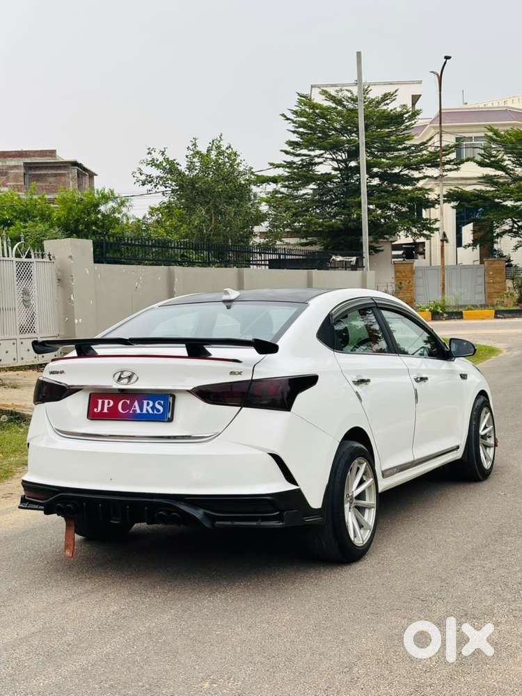 Hyundai Verna 1.5 Sx Ivt, 2022, Petrol