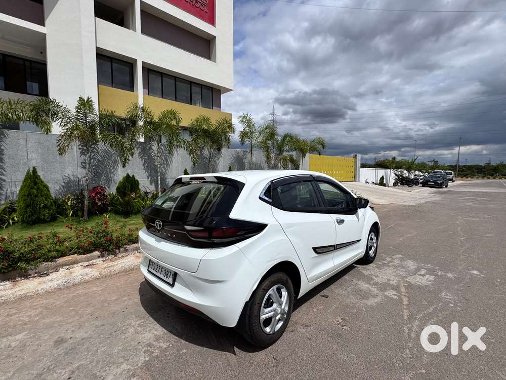Tata Altroz 1.2 Xe Plus Petrol, 2022, Petrol