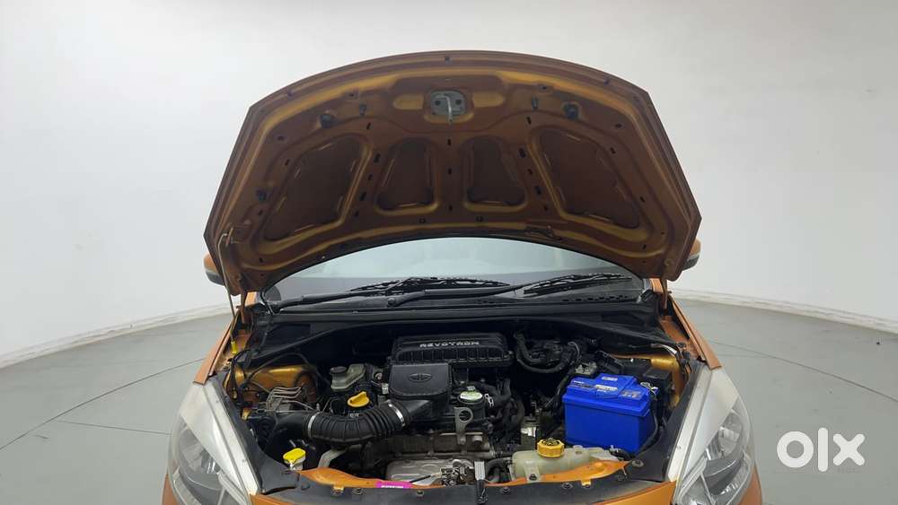 Tata Tiago Xza, 2017, Petrol