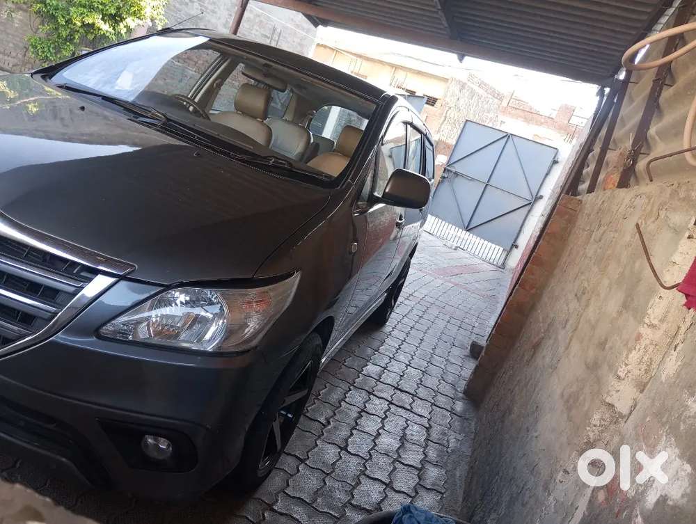 Toyota Innova 2012 Diesel 113652 Km Driven..