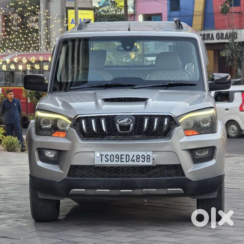 Mahindra Scorpio S10 Micro Hybrid 2015 Top Model.