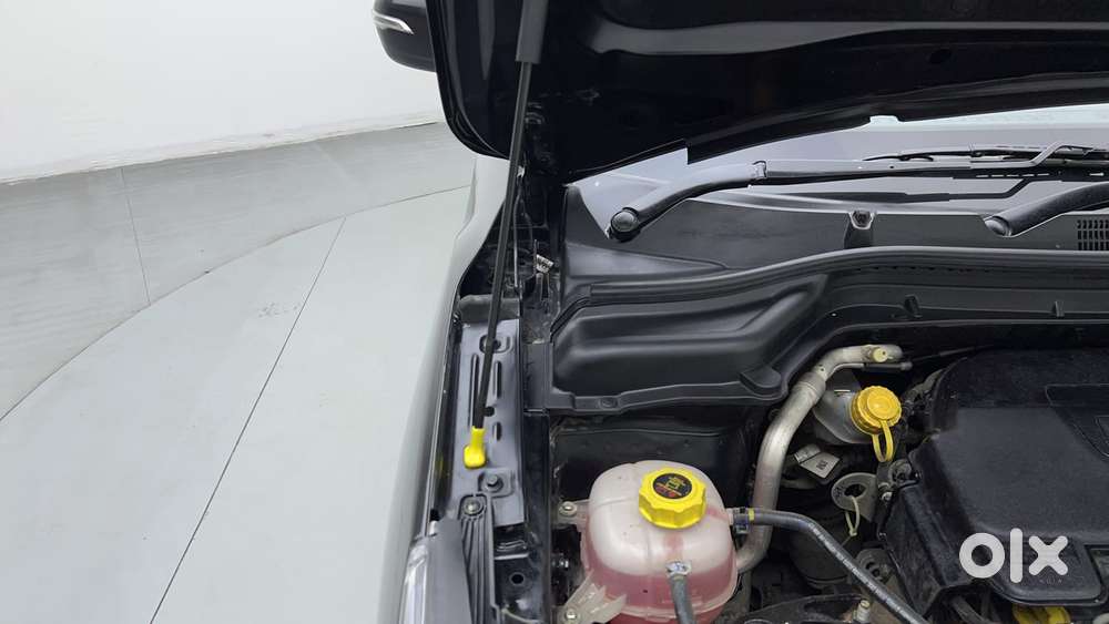 Mahindra Xuv300 W8 Option, 2022, Petrol