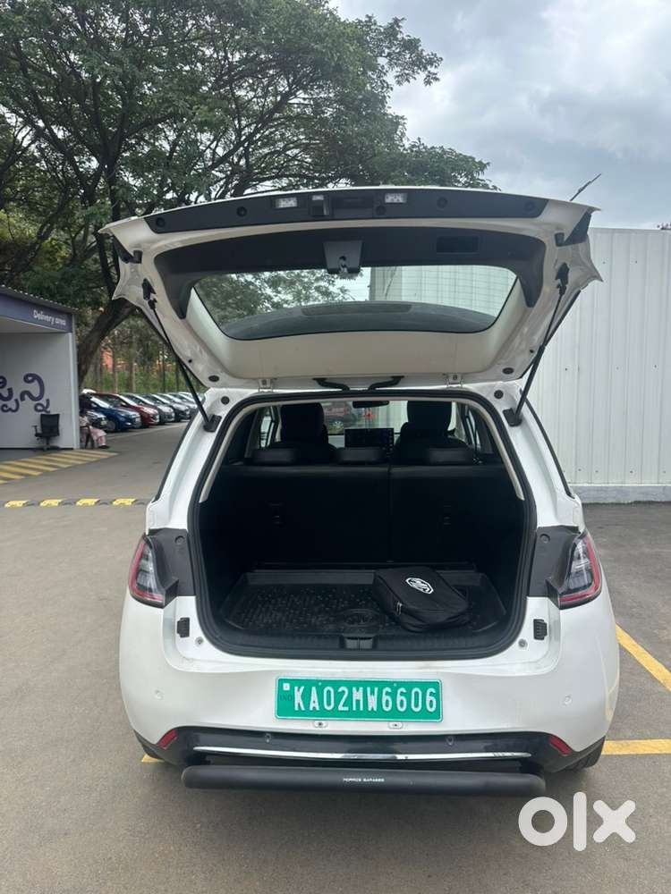 Mg Windsor Ev Essence In Immaculate Condition With Accessories
