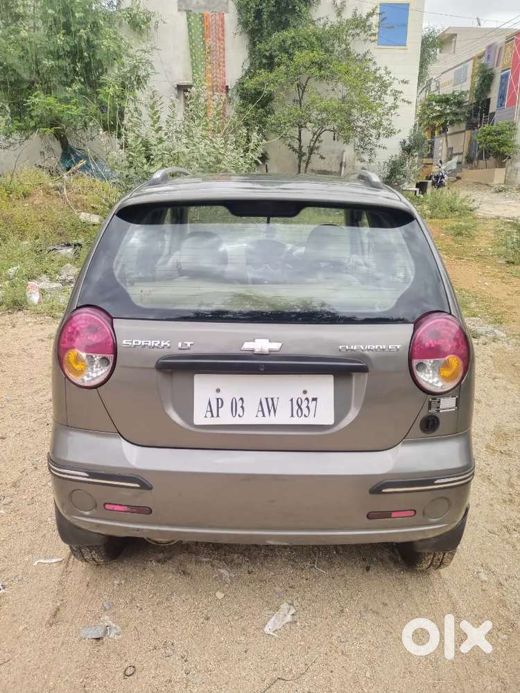 Chevrolet Spark 2011 40kmpl 1kg