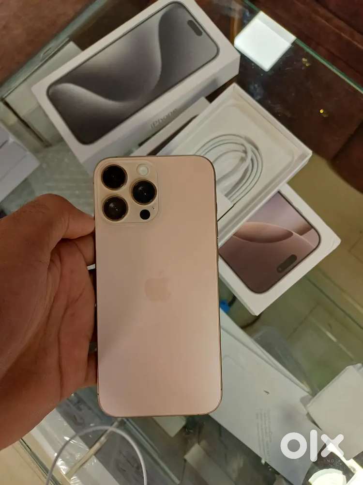 APPLE IPHONE 16 PRO  BOX PACK AMAZING CONDITION BATTERY 100% CALL ME