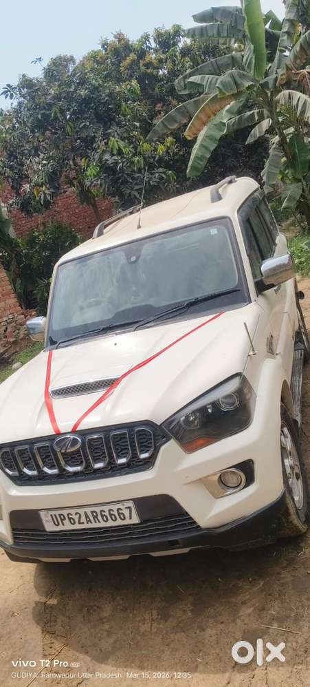 Mahindra Scorpio S10