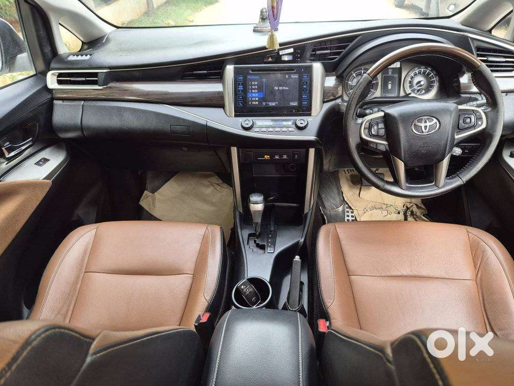 Toyota Innova Crysta 2.8z Automatic, 2018
