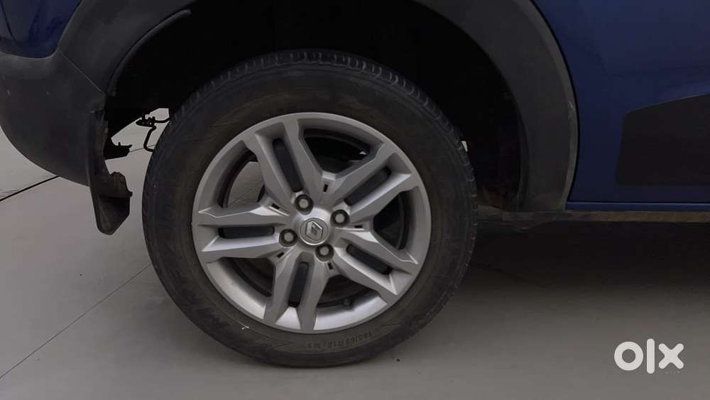 Renault Triber 1.0 Rxz Dual Tone, 2023, Petrol