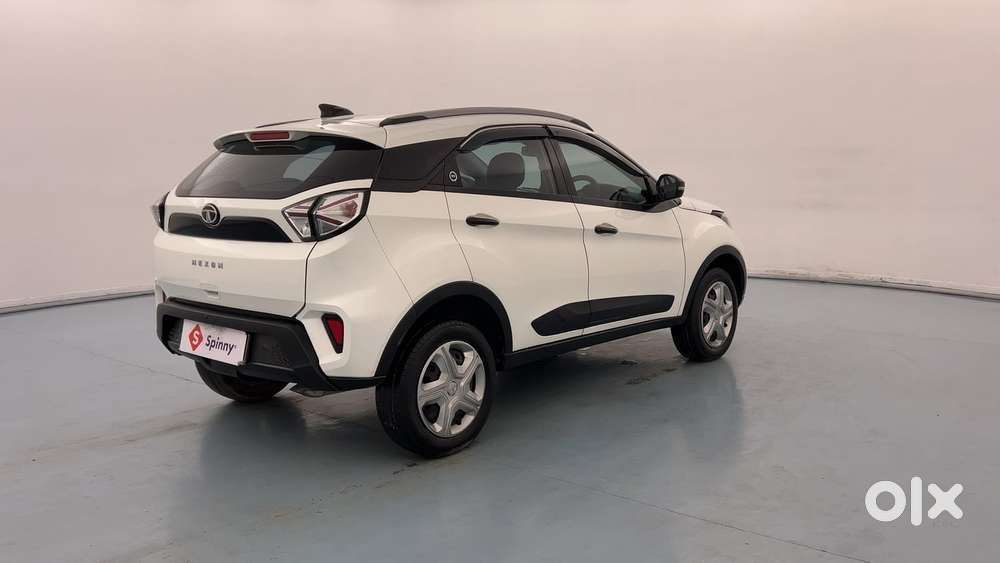 Tata Nexon 1.2 Revotron Xm (s), 2023, Petrol