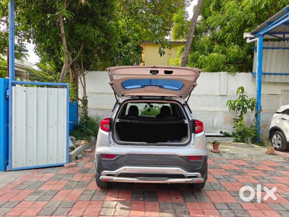 Mahindra Xuv300 W4, 2023, Petrol