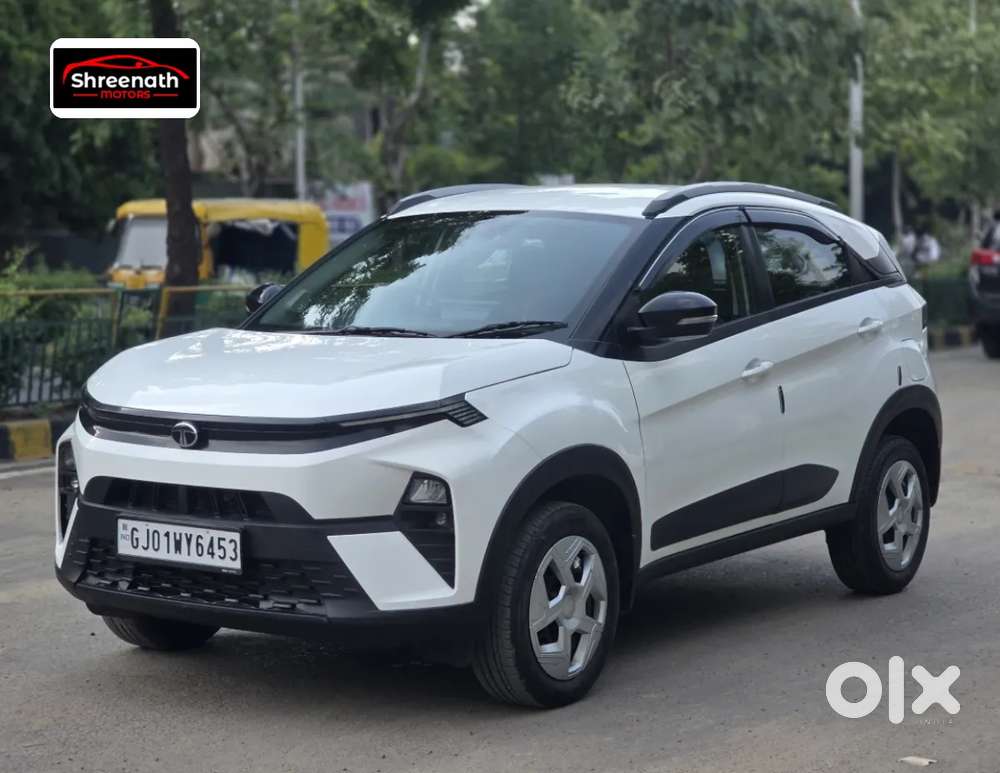 Tata Nexon Smart Plus1.2 Revotron Petrol 5 Mt, 2025, Diesel