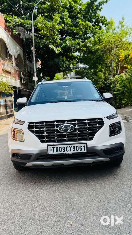 Hyundai Venue 2022 Diesel 7500 Km Driven
