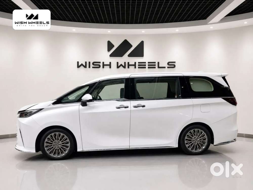 Lexus Lm, 2025, Petrol