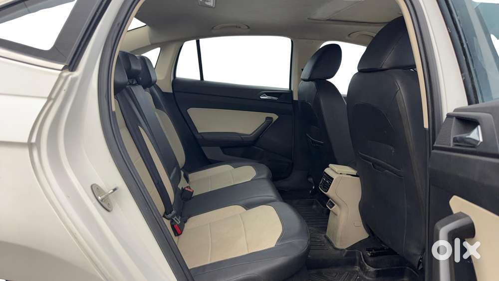 Skoda Slavia Style 1.0l Tsi Mt, 2024, Petrol