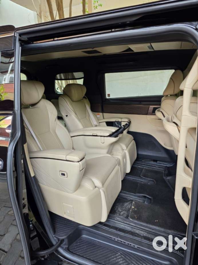 Toyota Vellfire Vip – Executive Lounge, 2024, Electric