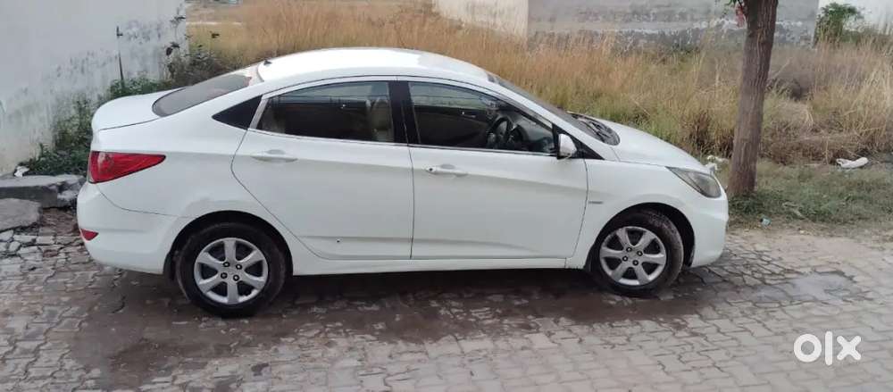 Hyundai Verna 2013 Diesel 180000 Km Driven