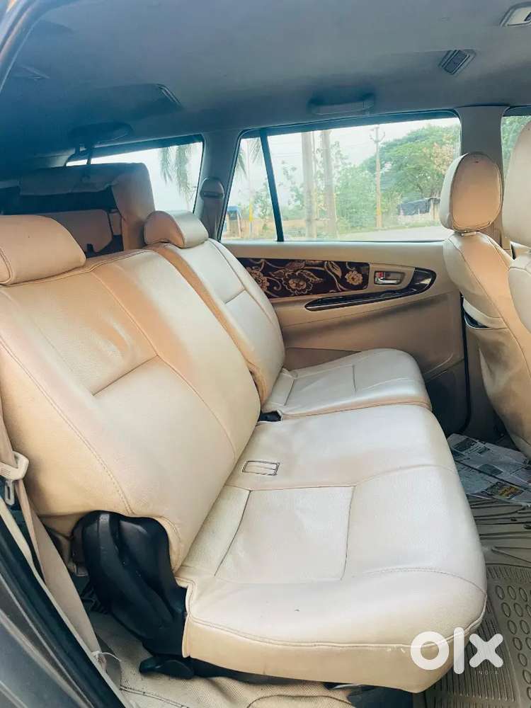Toyota Innova 2012 Diesel 252853 Km Driven