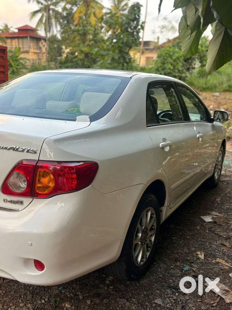 Toyota Corolla Altis 2011