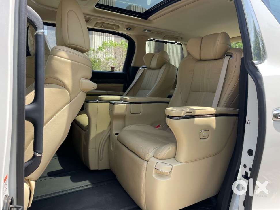 Toyota Vellfire Vip – Executive Lounge, 2023, Cng & Hybrids