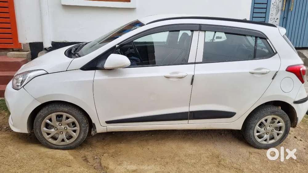 Hyundai Grand I10 2017 Petrol 65000 Km Driven