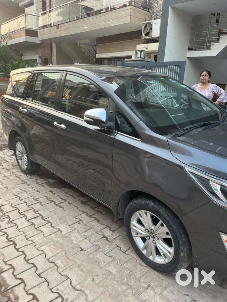 Toyota Innova Crysta 2016 Diesel Well Maintained