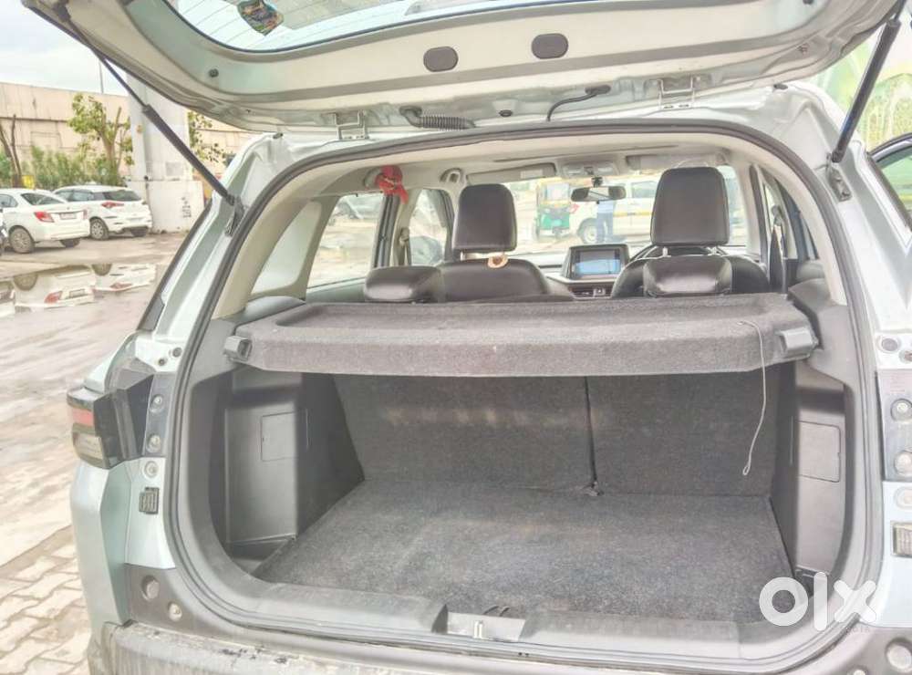 Maruti Suzuki Brezza 1.5 Zxi At Smart Hybrid, 2024, Petrol