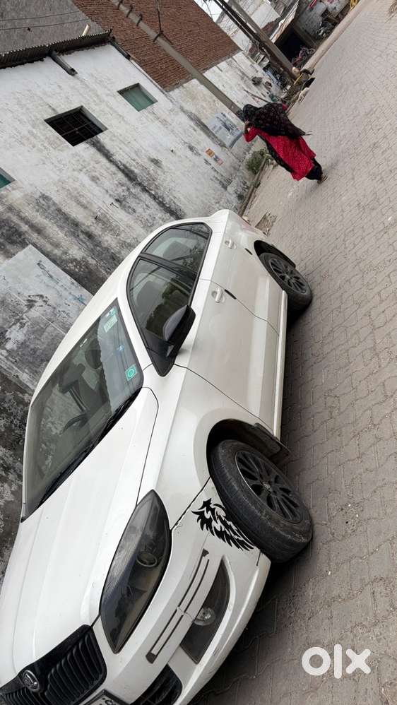 Skoda Rapid Petrol Top Model 62000 Km Running All Original 2 Keys