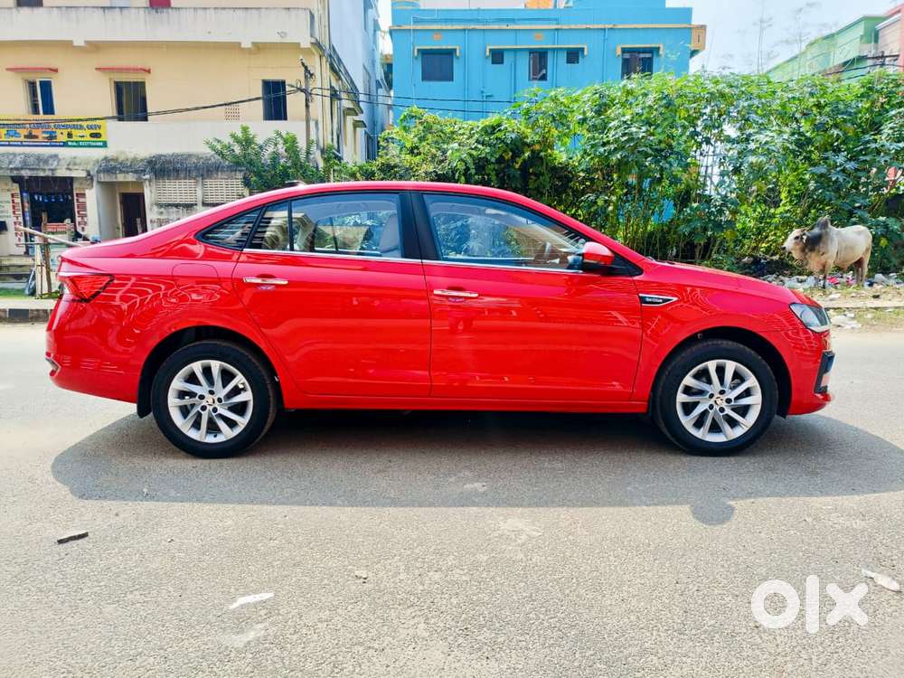 Skoda Slavia Ambition 1.0l Tsi At, 2022, Petrol