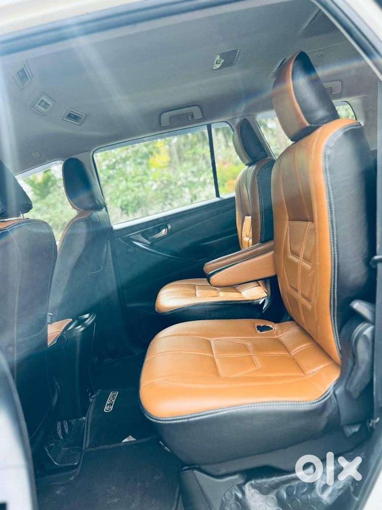 Toyota Innova Crysta 2.4 G Mt 7 Str, 2017, Diesel