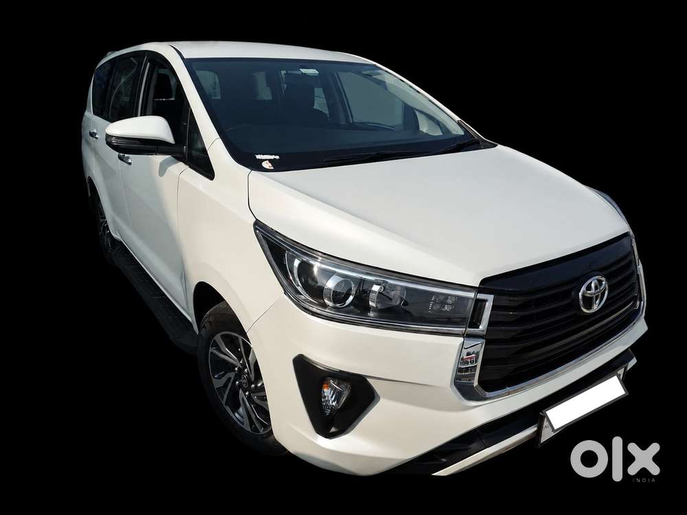 Toyota Innova Crysta 2.7 V, 2022, Petrol