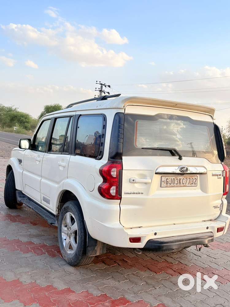 Mahindra Scorpio Classic 2018 Diesel 121000 Km Driven