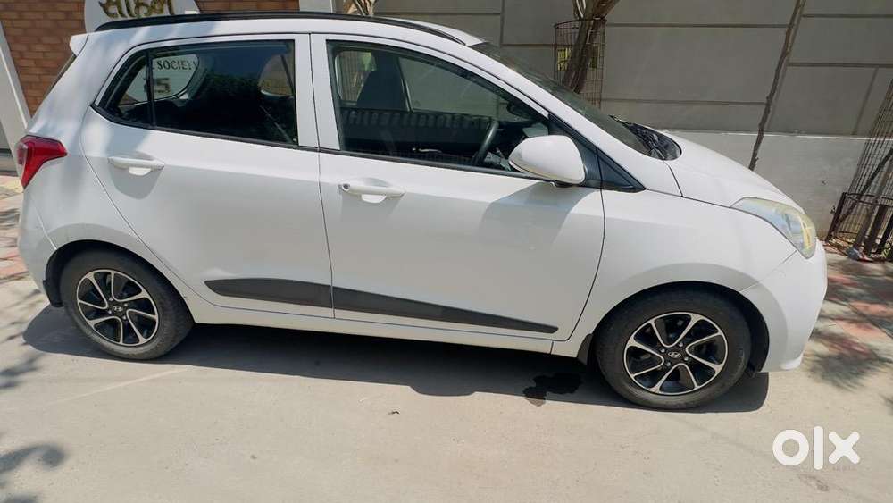 Hyundai Grand I10 2017 Petrol Well Maintained