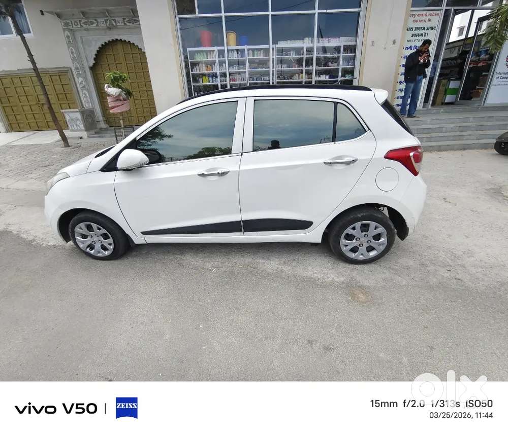 Hyundai Grand I10 2015 Diesel 94915 Km Driven