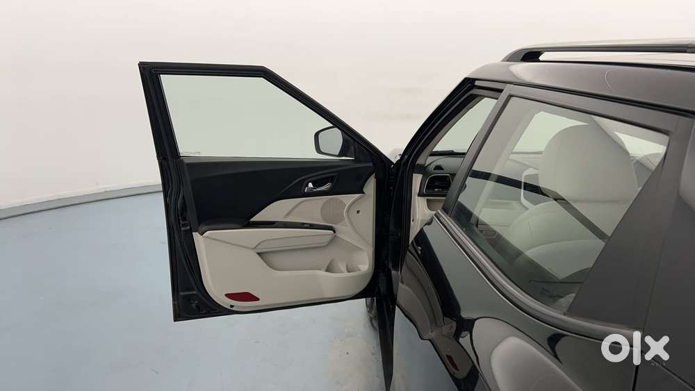 Mahindra Xuv300 W8 Option, 2022, Petrol
