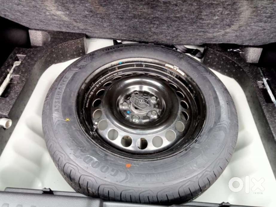 Maruti Suzuki Brezza 1.5 Vxi At Smart Hybrid, 2023, Petrol