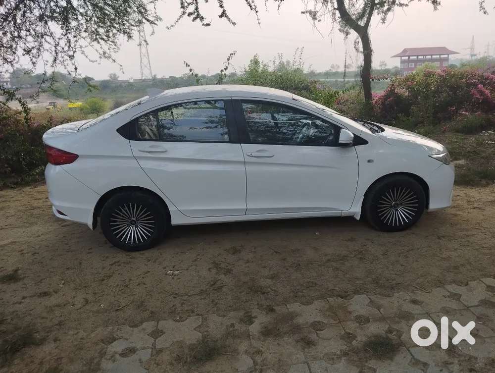 Honda City 2015
Army Person Car
