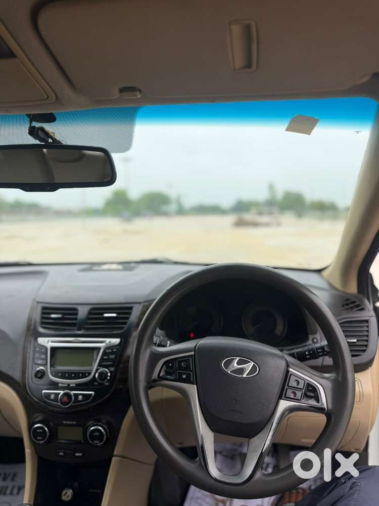 Hyundai Fluidic Verna 2012