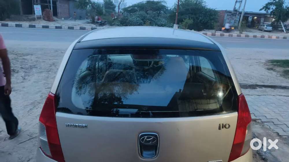 I 10 Golden Color Good Condition Engine Gear And Led Also Working