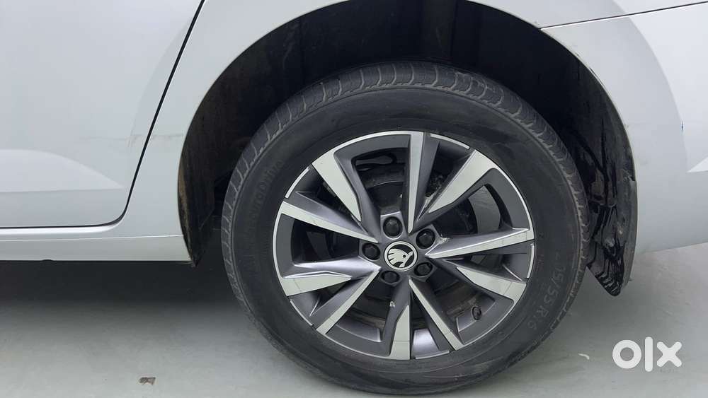Skoda Slavia Style 1.0l Tsi Mt, 2022, Petrol