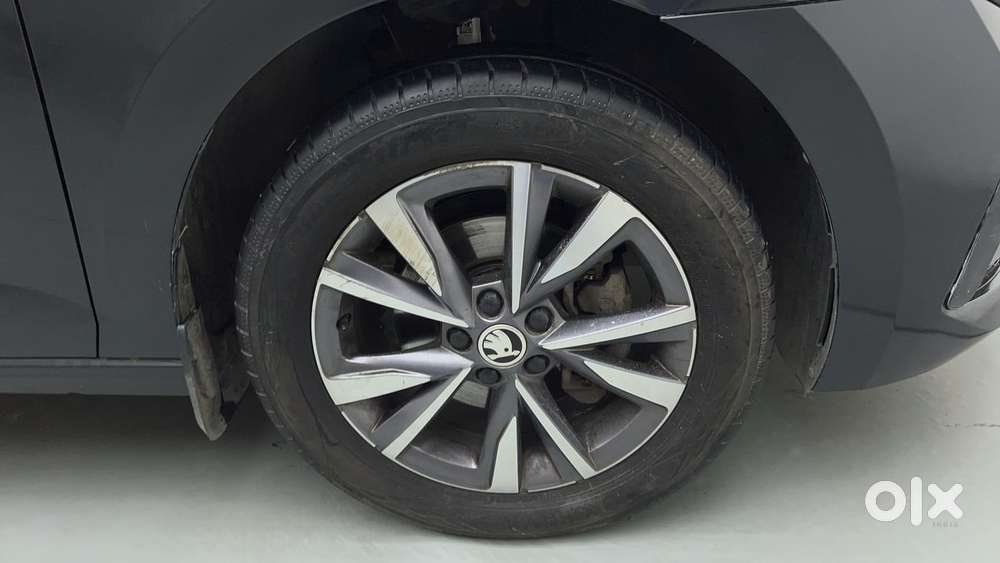 Skoda Slavia Style 1.0l Tsi Mt, 2022, Petrol