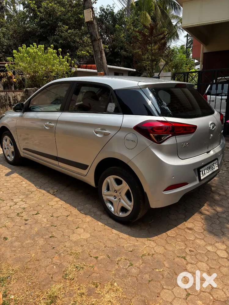 Hyundai I20 Asta 2017 Single Owner Showroom Maintained