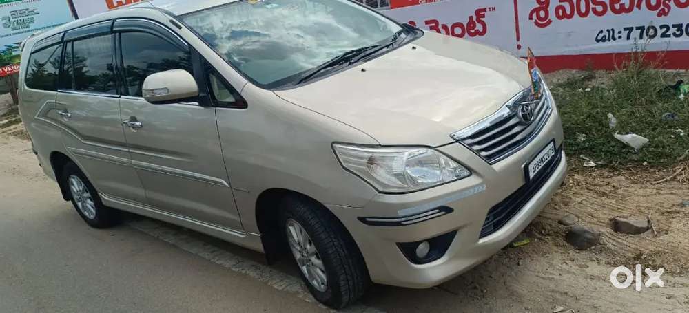 Toyota Innova 2.5 V 2012 Diesel Manual