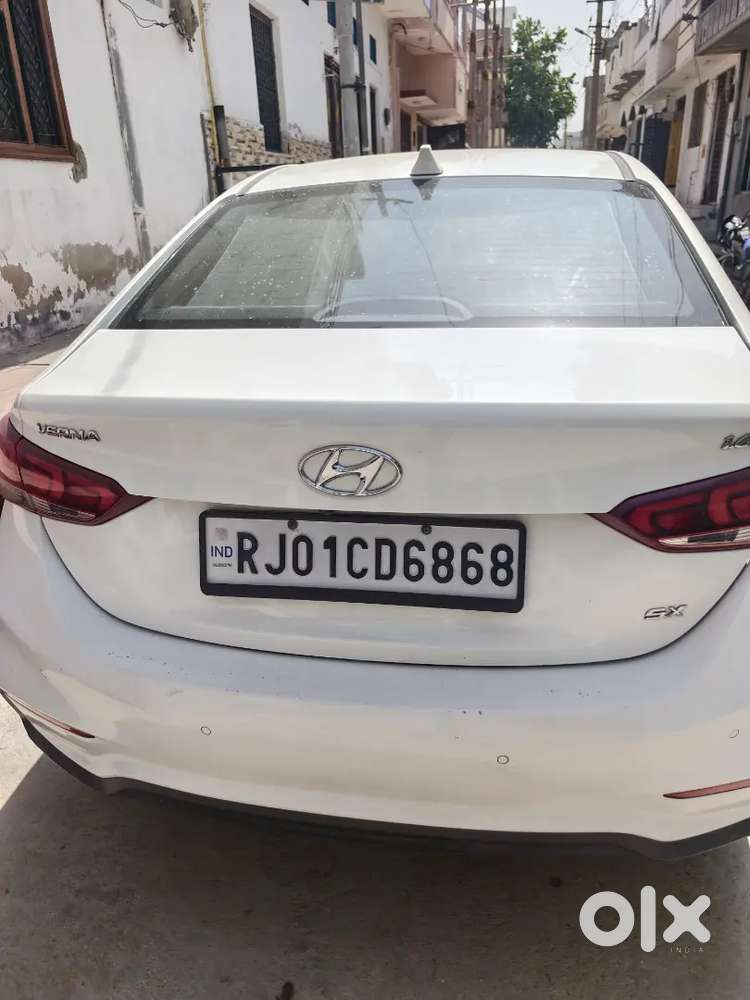 Verna Top Modal 2018