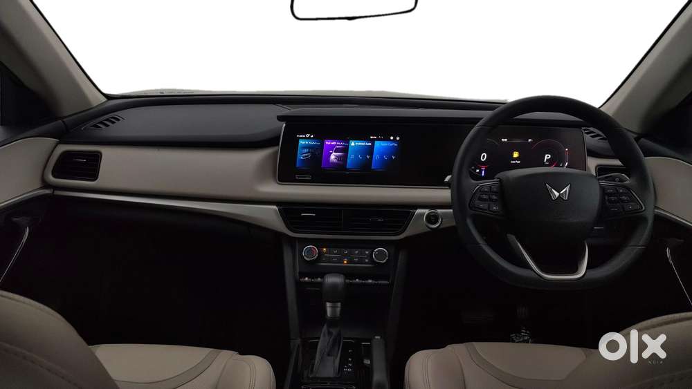 Mahindra Xuv700 2.0 Ax 7 Petrol At Str, 2024, Petrol