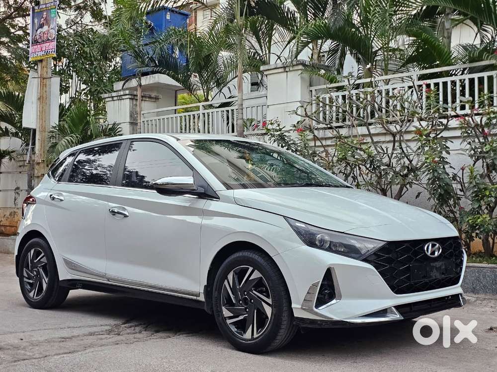 Hyundai I20 Asta (o) 1.2 Mt, 2023, Petrol