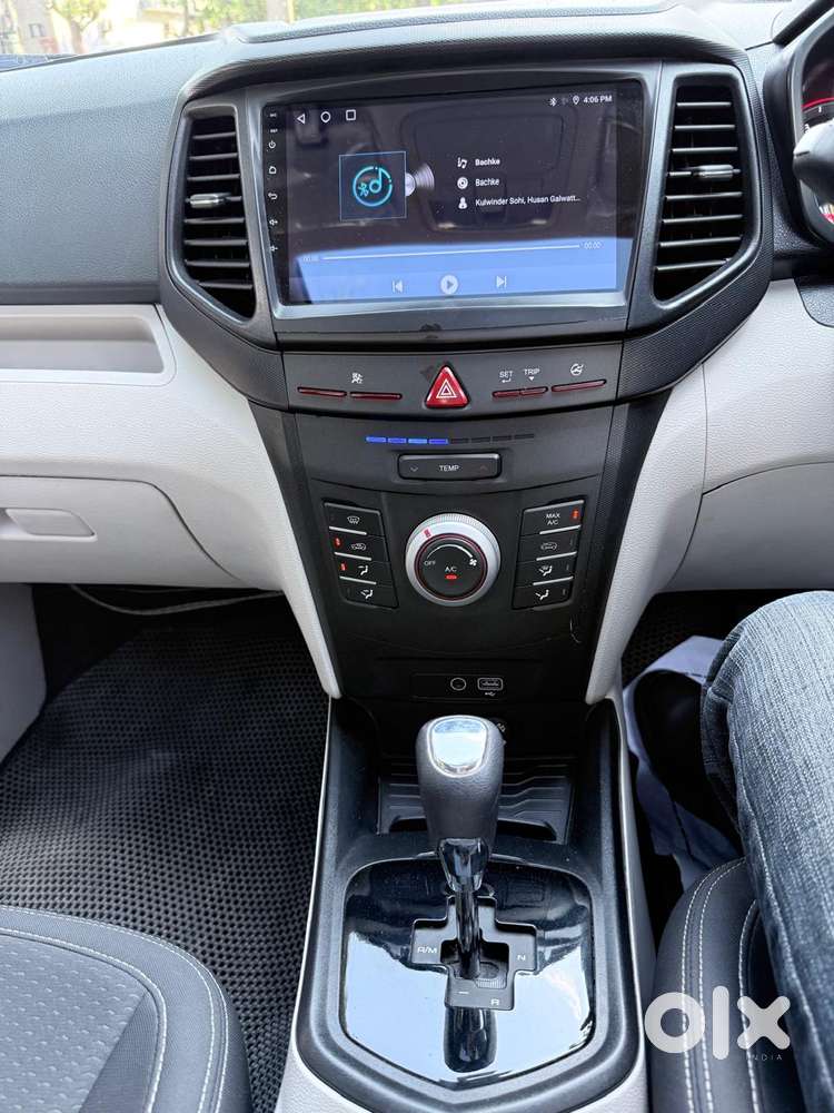 Mahindra Xuv300 1.2 W6 Amt Petrol, 2023, Petrol