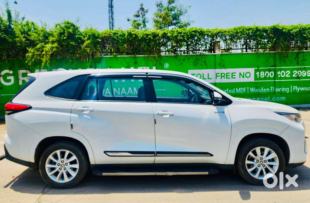 Toyota Innova Hycross 2.0 Vx Hybrid 7 Str, 2025, Petrol