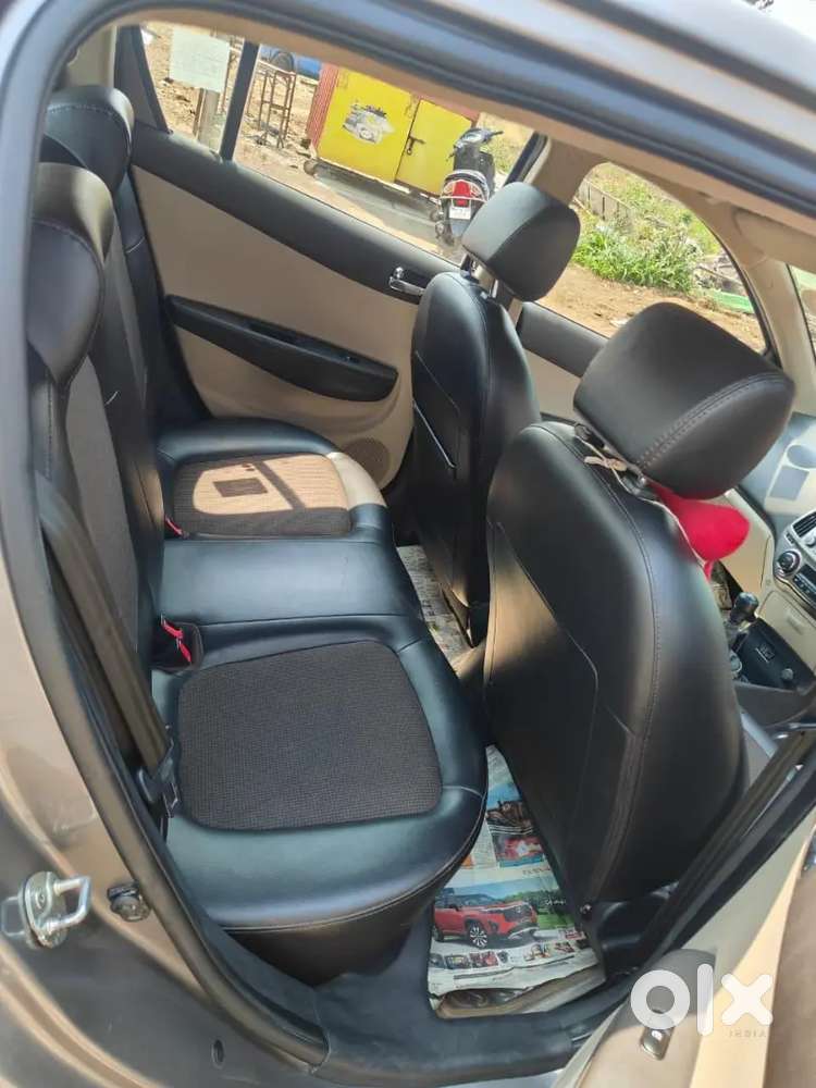 Hyundai I20 2012 Petrol 65000 Km Driven With Showroom Record