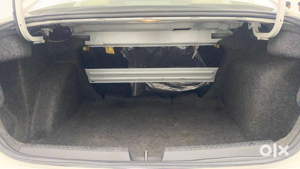 Volkswagen Vento 2010-2013 Petrol Highline At, 2017, Petrol