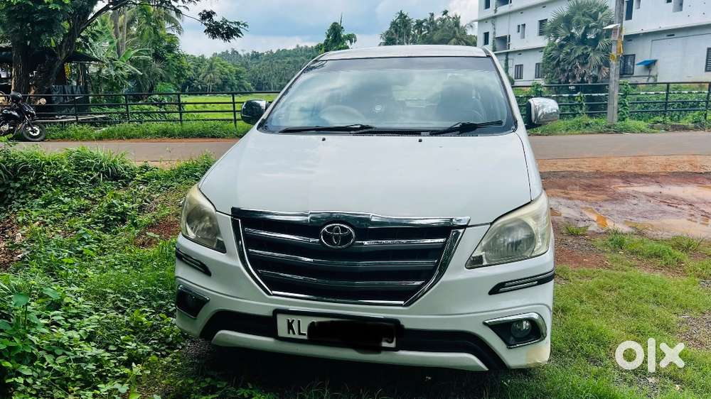 Toyota Innova 2013 Model.low Kilometers